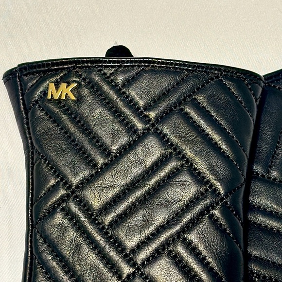 MK Michael Kors Black Leather Driving Gloves Tech Capability Women’s Medium NWOT - Picture 2 of 5